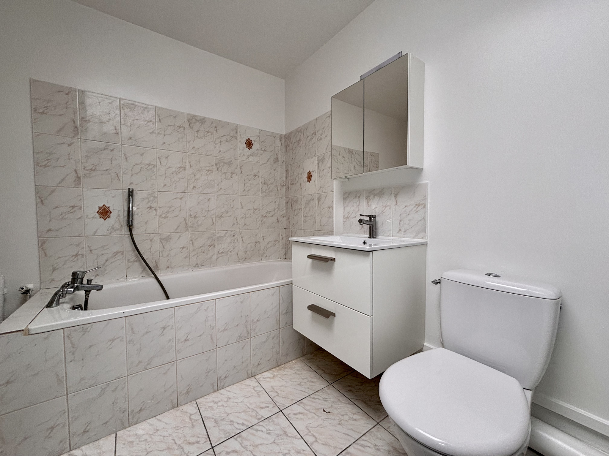 Studio Nanterre, limite Rueil