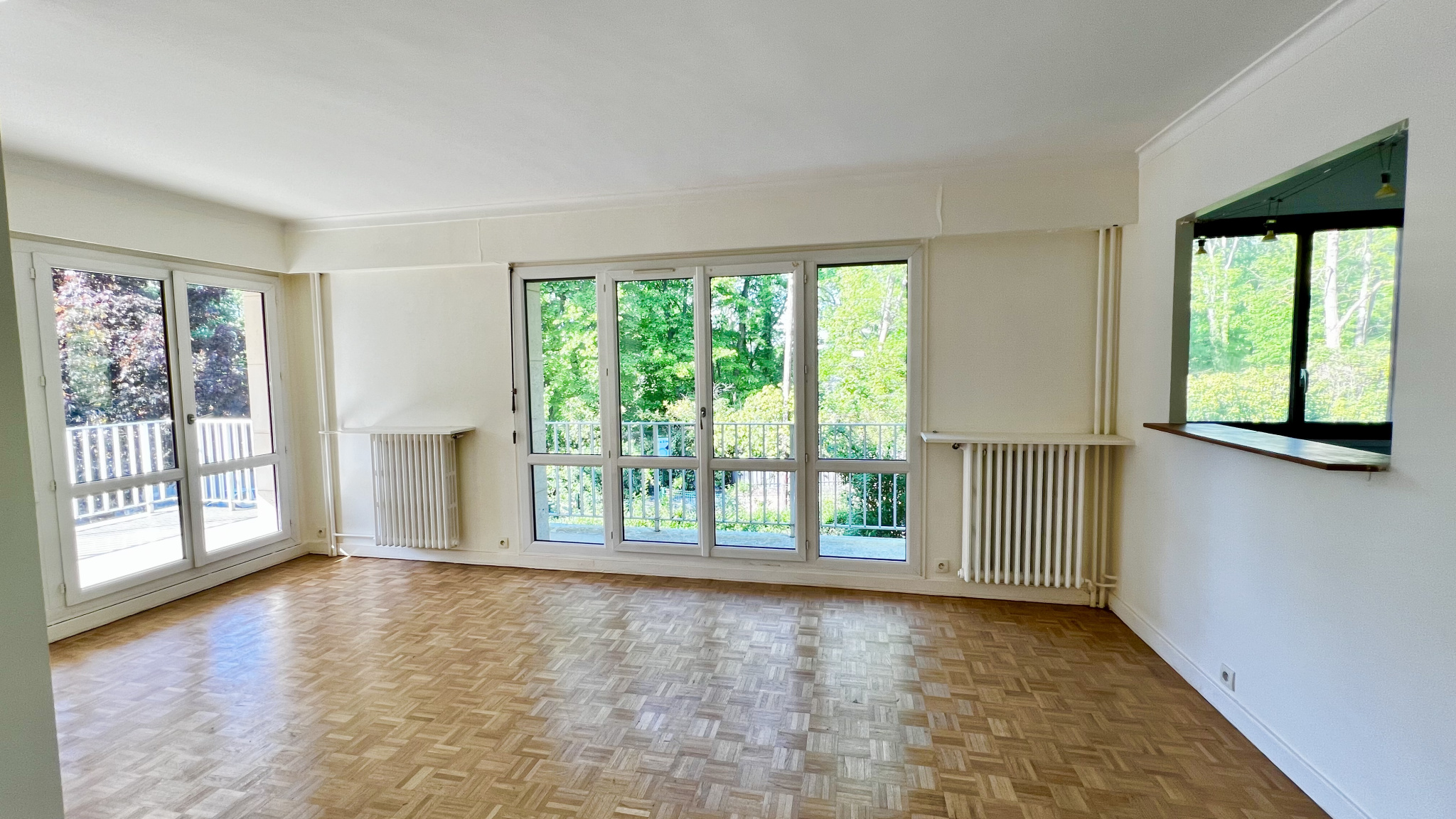 Grand appartement familial avec terrasse   Quartier de la Jonchère