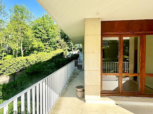 Grand appartement familial avec terrasse   Quartier de la Jonchère