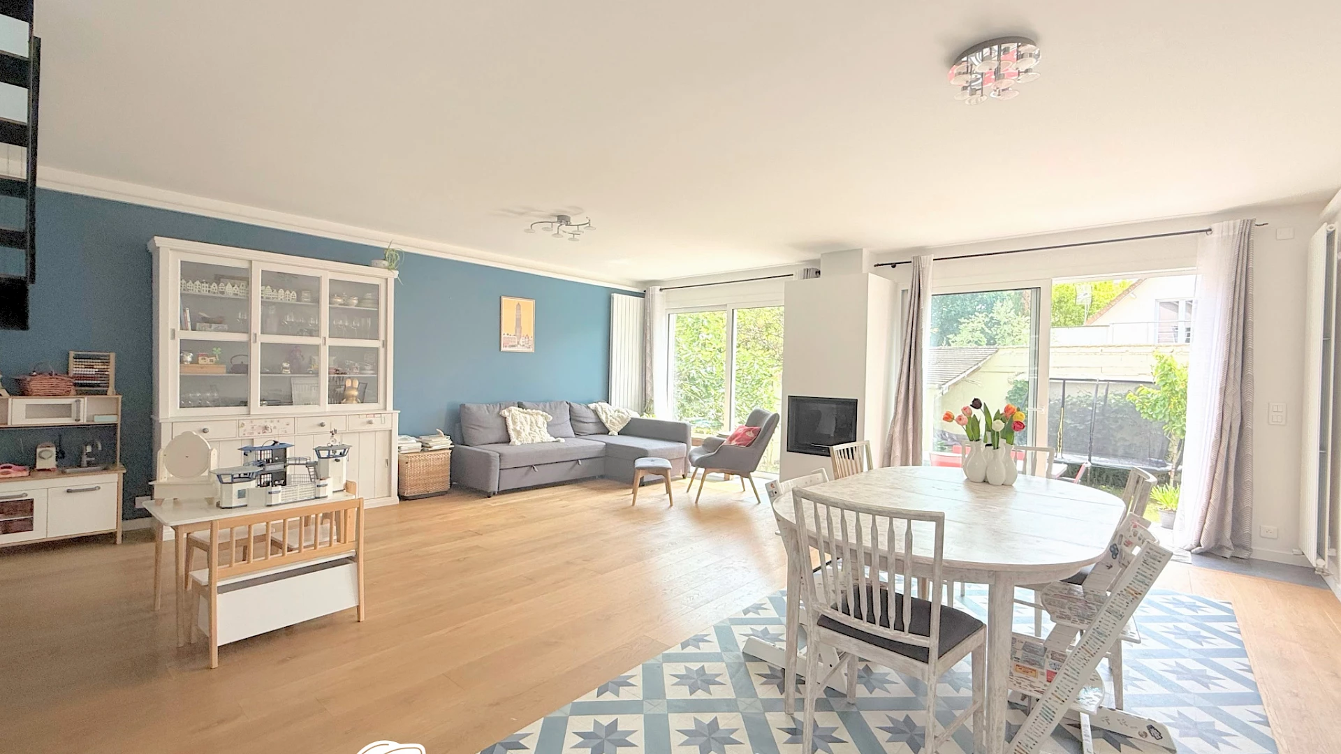Maison en location meublée, 182 m2, 5 chambres, à 5 min à pied du RER A de Rueil