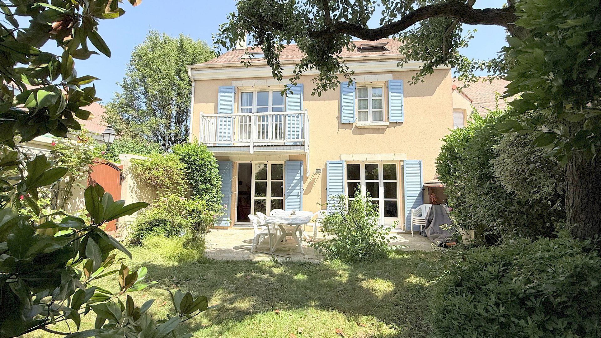 Maison 190 m2 avec jardin Sud/Ouest dans le domaine recherché de l'Impératrice, Rueil-Malmaison