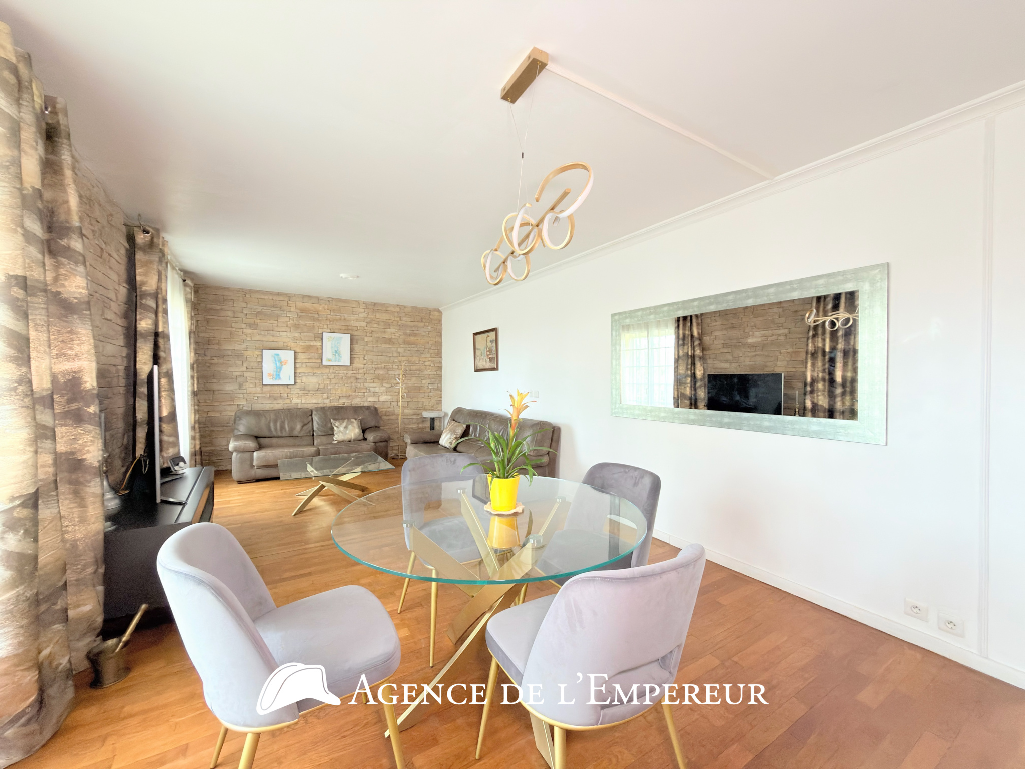 Maison familiale non mitoyenne de 140 m2 habitables, 4 chambres,