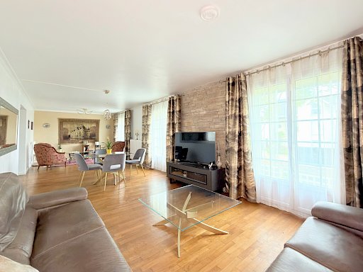 Maison familiale non mitoyenne de 140 m2 habitables, 4 chambres,