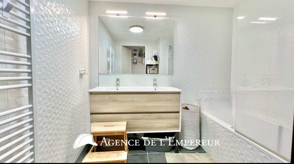 Appartement 3 pièces 59,27 m2 avec grand balcon et vue dégagée - Quartier Châtaigneraie