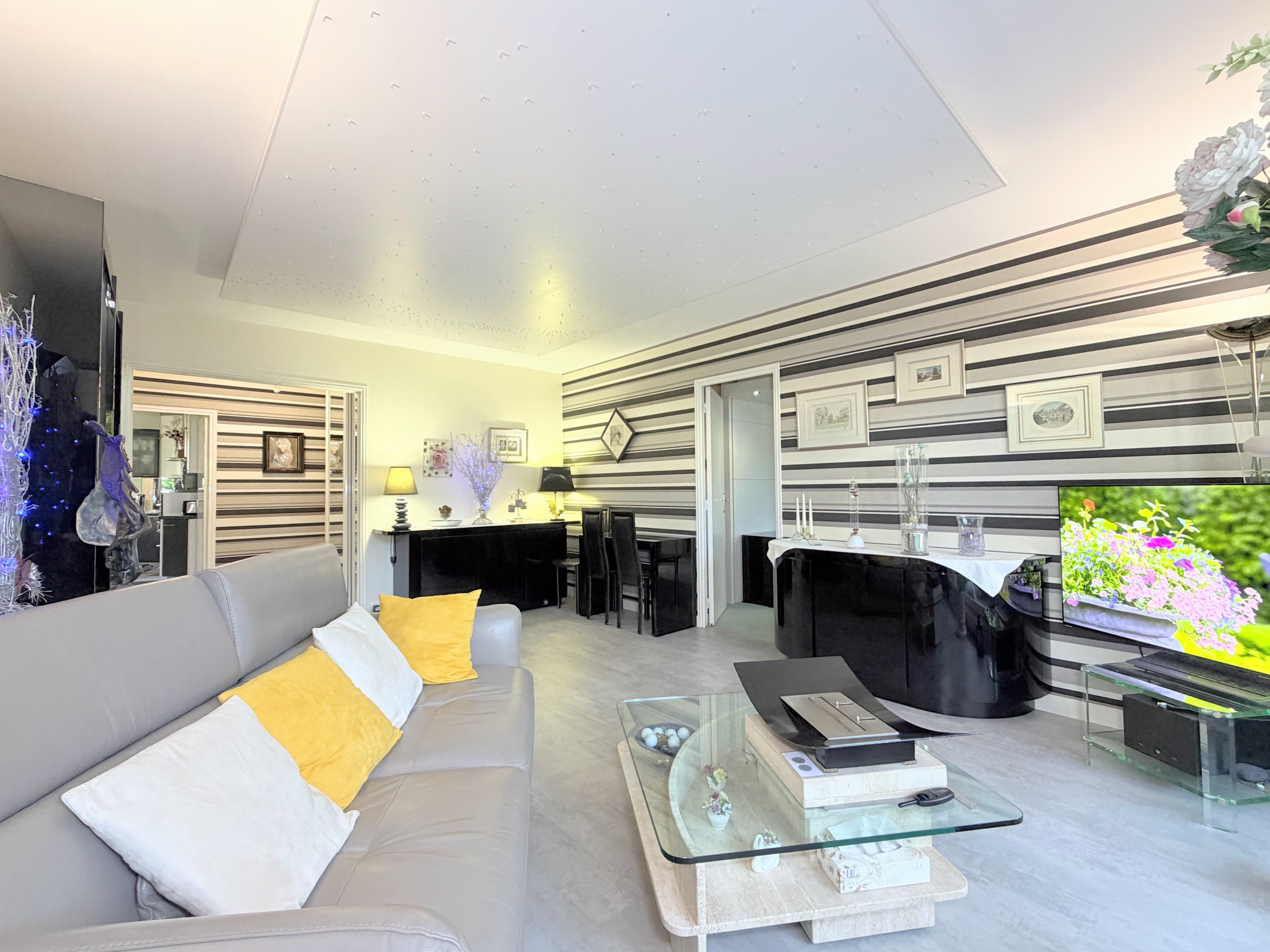 4 pièces traversant, jardin 26 m2 , DPE C, cave et parking