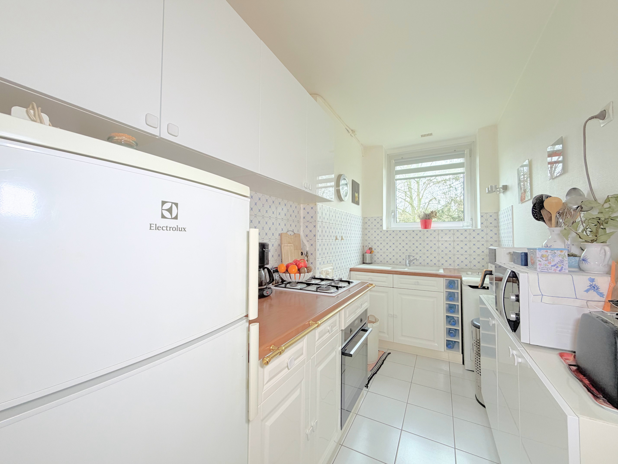 Grand 2 pièces traversant de 54 m2 et cave