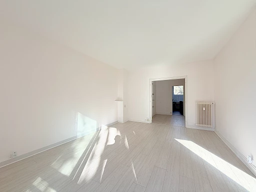 Grand 2 pièces traversant de 50 m2 et cave