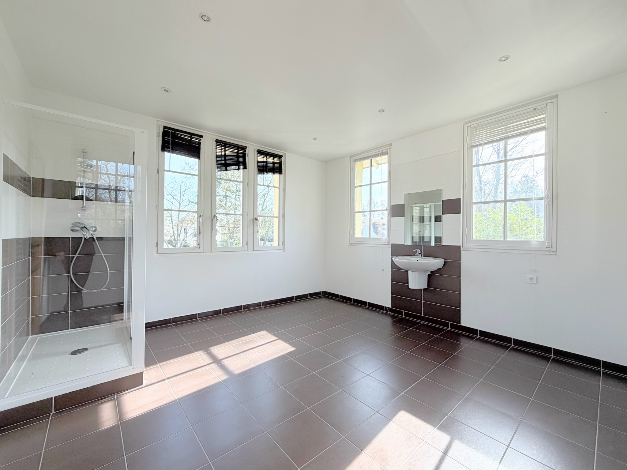 Demeure de 412 m2 habitables, parcelle de 3 000 m2   Parc de la Malmaison