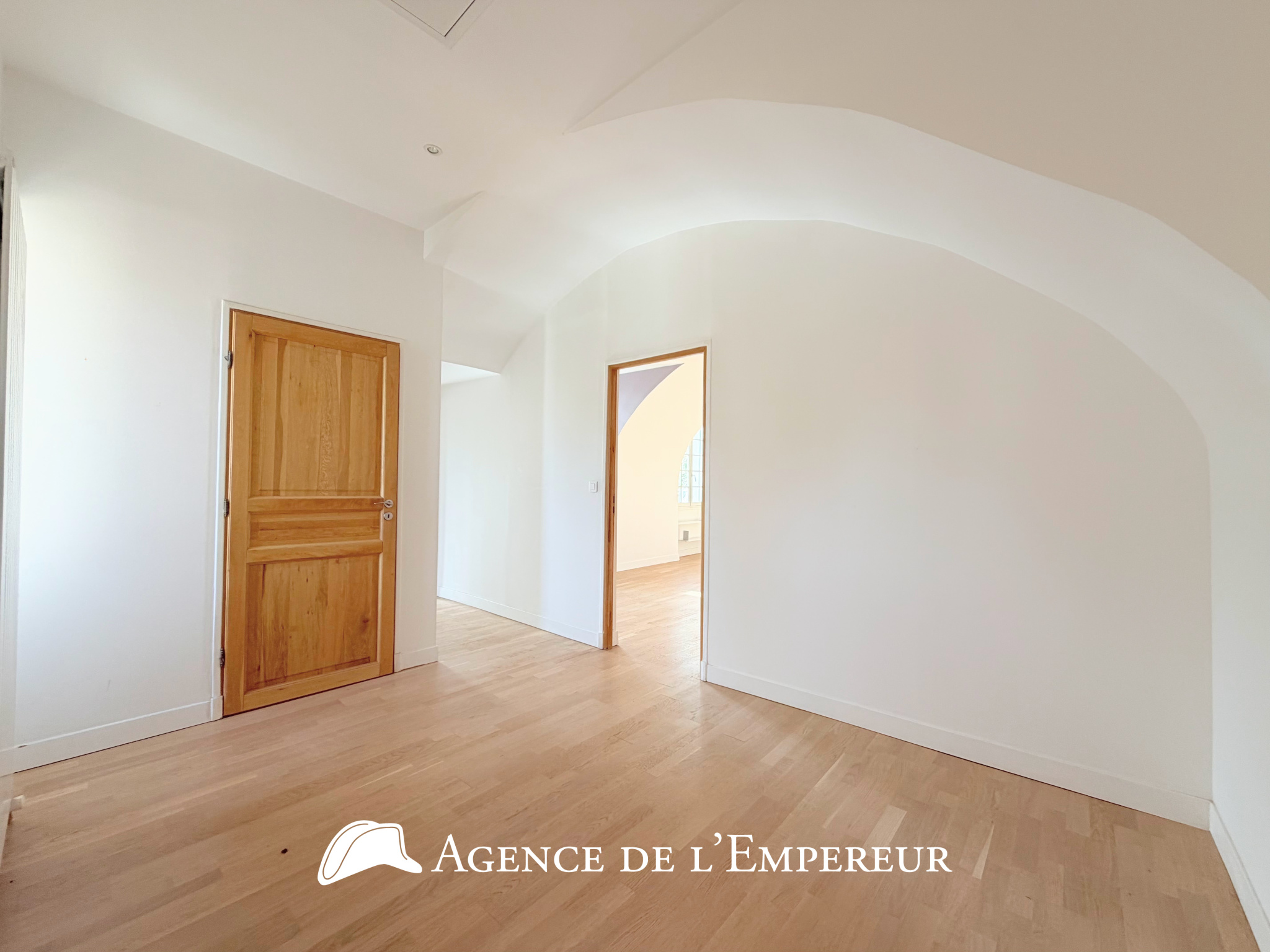 Demeure dans le Parc de la Malmaison, parcelle de 3 000 m2
