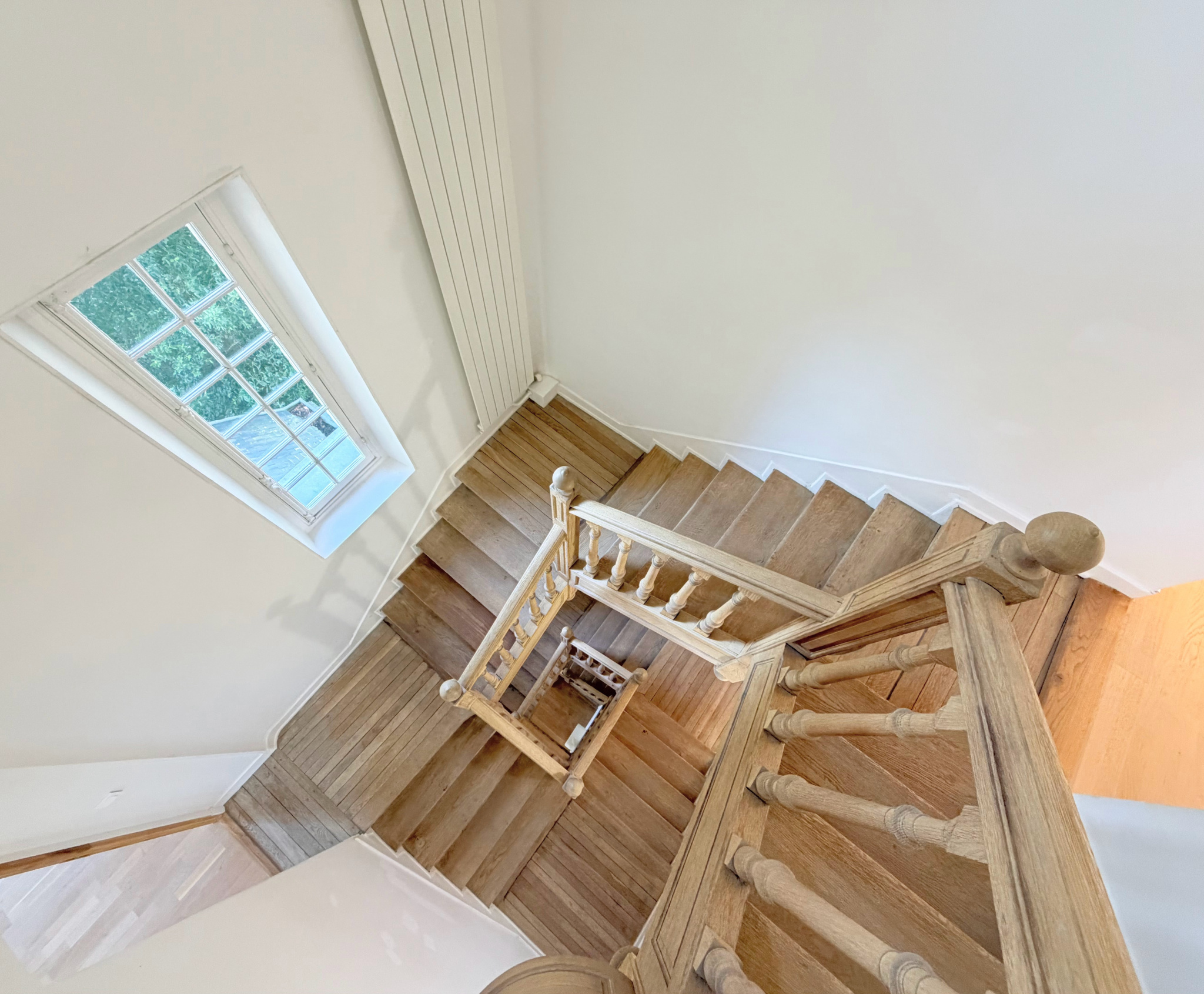 Demeure de 412 m2 habitables, parcelle de 3 000 m2   Parc de la Malmaison