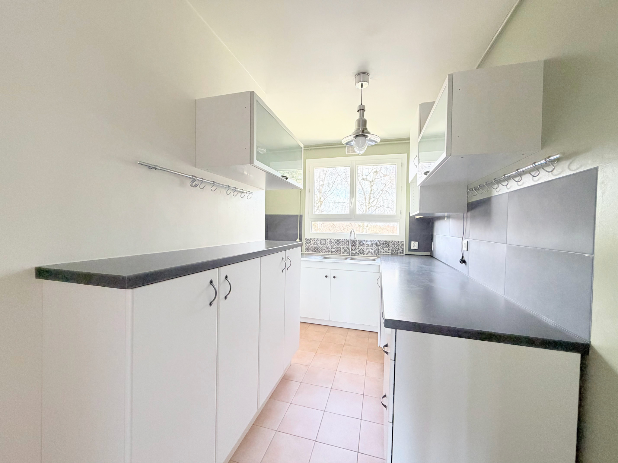 Lumineux 3 pièces - 63 m2 - 3e et dernier étage - Cave et parking