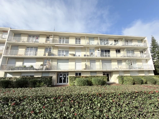 Lumineux 3 pièces - 63 m2 - 3e et dernier étage - Cave et parking