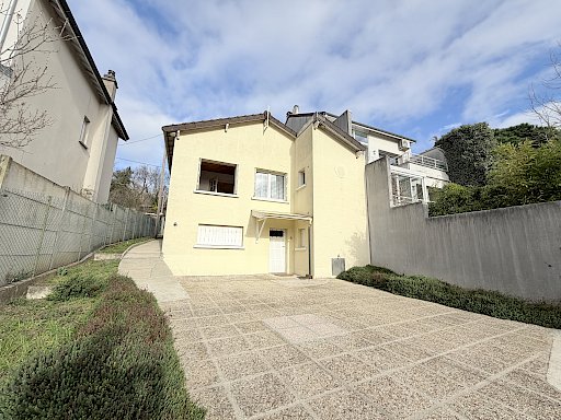 Maison limite Suresnes   Parcelle 367 m2