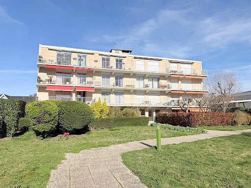 2 pièces en location meublée entre RER et centre-ville