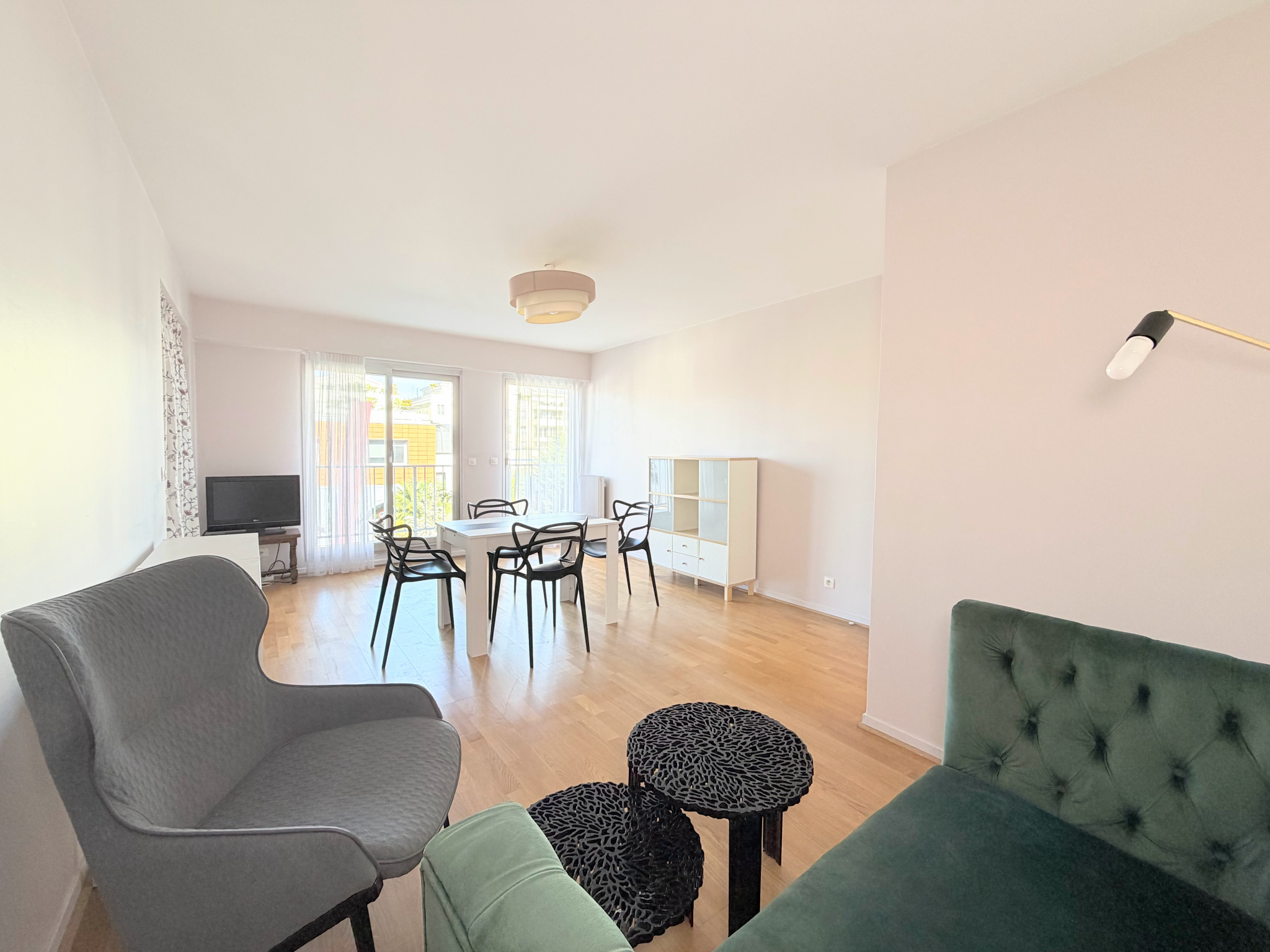 2 pièces en location meublée entre RER et centre-ville