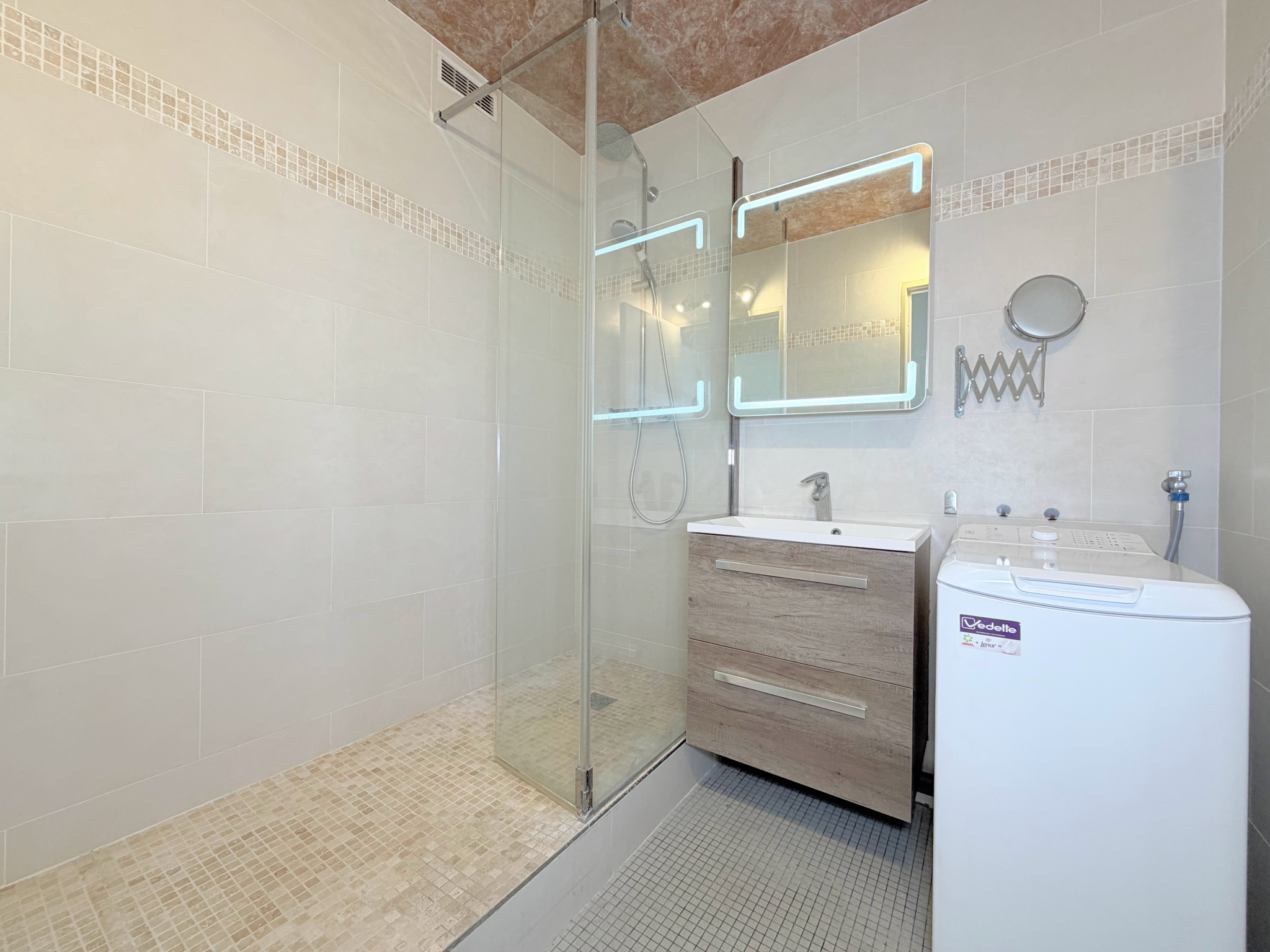 4 PIÈCES, 2 BALCONS, CAVE ET PARKING   BOIS-PRÉAU