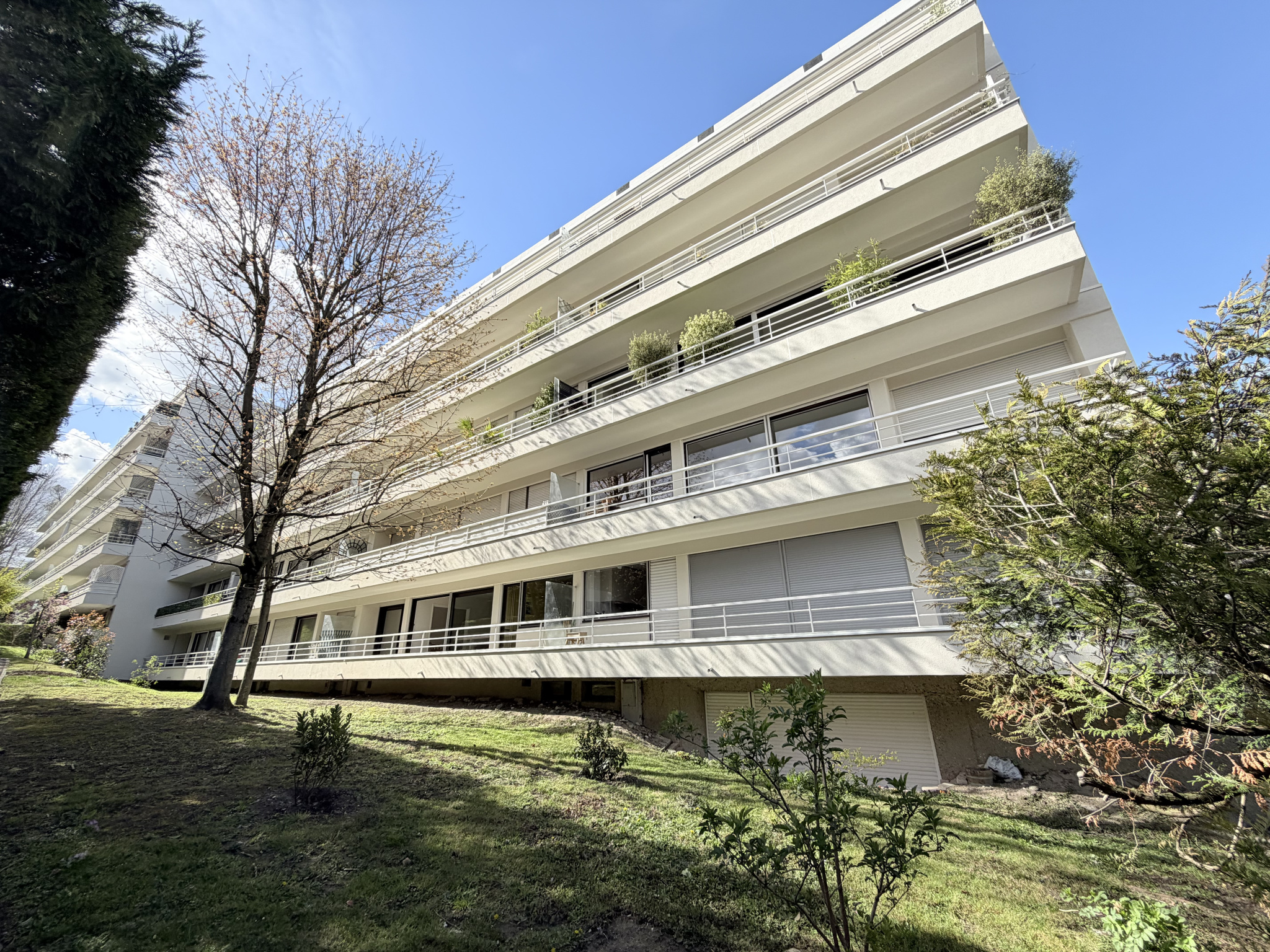 4 PIÈCES, 2 BALCONS, CAVE ET PARKING   BOIS-PRÉAU