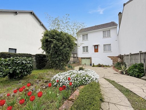 3 chambres - Maison de 91 m2 habitables sur sous-sol total (46 m2) - Parcelle 495 m2