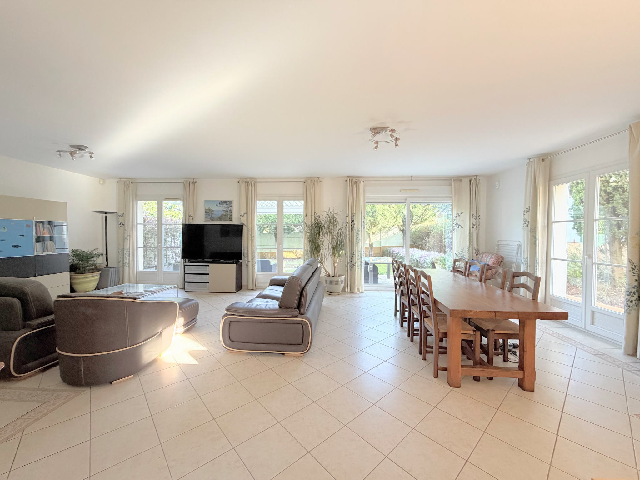 Maison Buzenval   DPE C, 4 chambres, jardin, garage et sous-sol