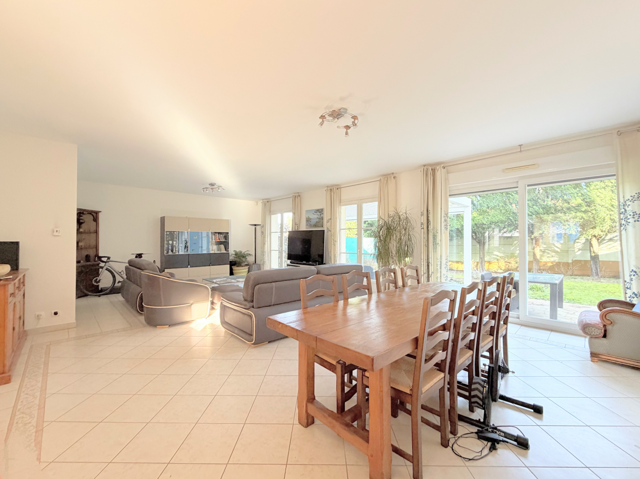 Maison Buzenval   DPE C, 4 chambres, jardin, garage et sous-sol