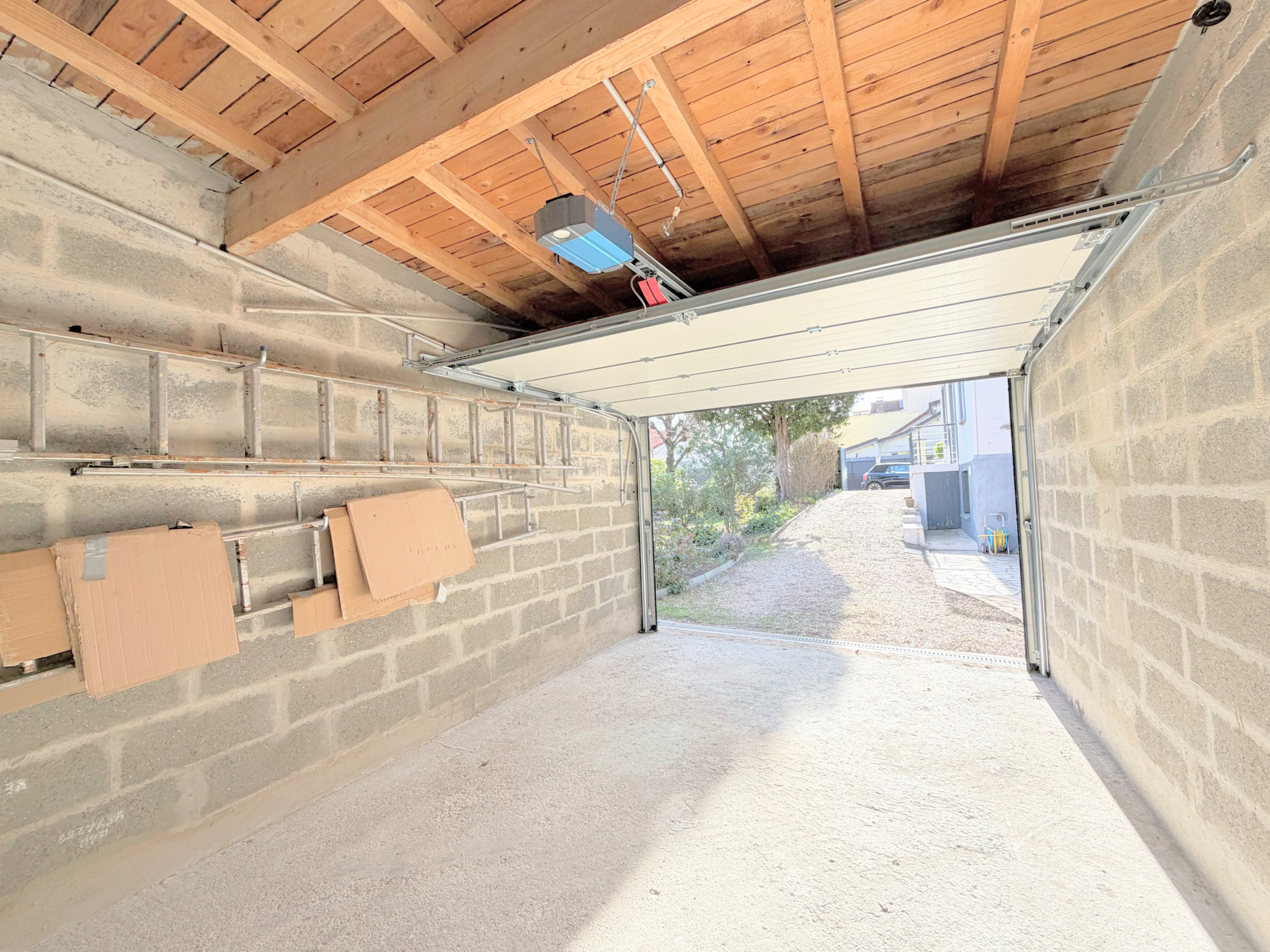 MAISON ENTRE CENTRE-VILLE ET RER A - PARCELLE DE 602 m2