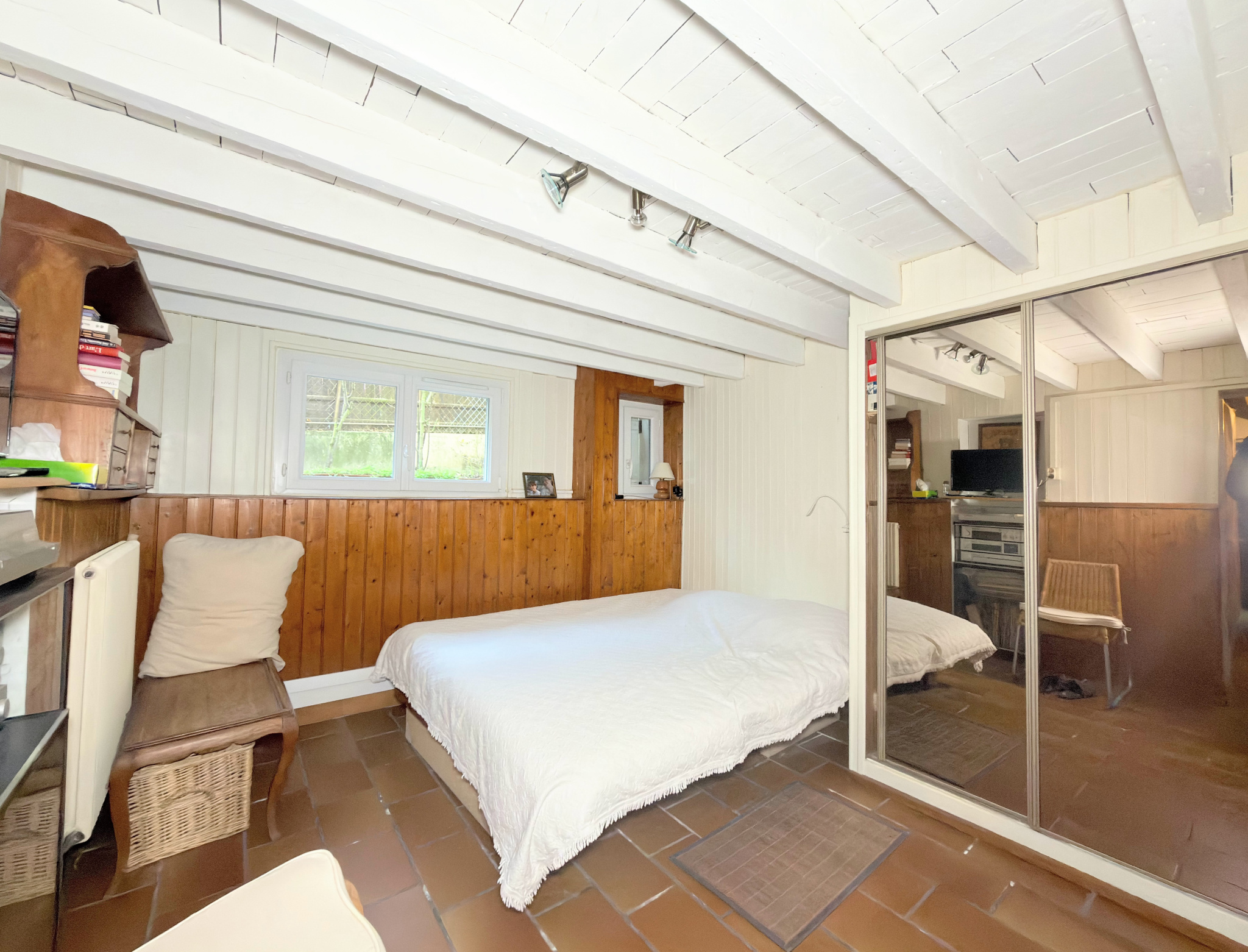 MAISON 4 CHAMBRES AU CALME À PROXIMITÉ DE LA PLACE BESCHE