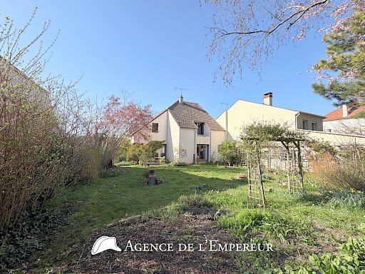Maison 175 m2 - Parcelle 584 m2 - 6 chambres - Châtaigneraie/Richelieu - 3