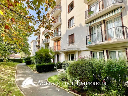 Appartement 3 pièces avec balcon et cheminée. - 1