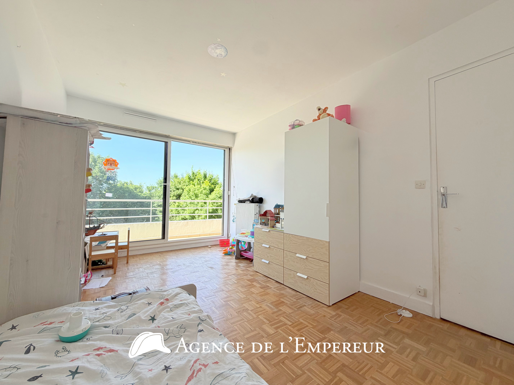 5 PIÈCES DERNIER ÉTAGE, 2 BALCONS, CAVE ET PARKING EN SS   BOIS-PRÉAU