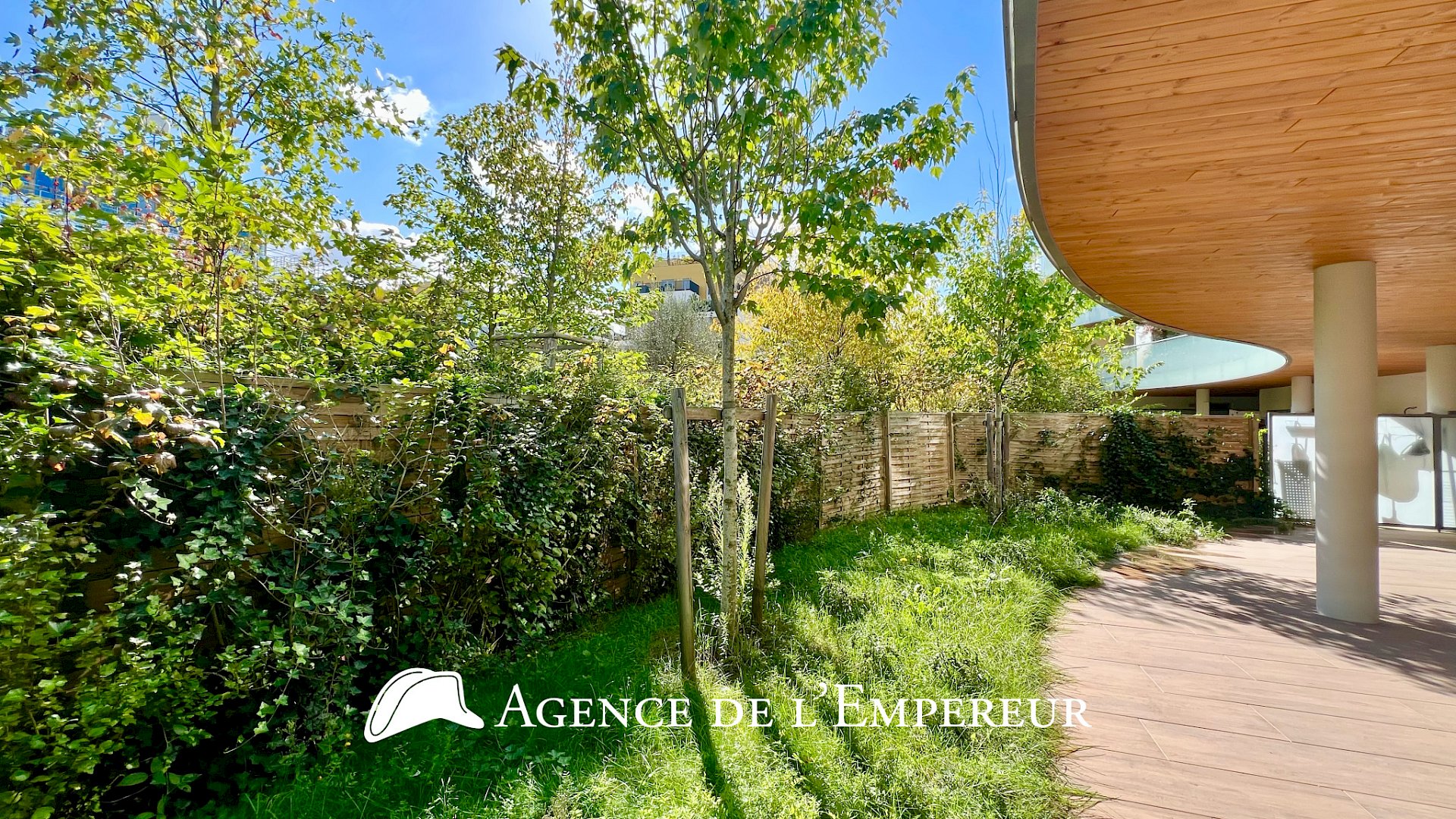 Appartement de 106 m2 avec jardin/terrasse de 140 m2 - ARSENAL
