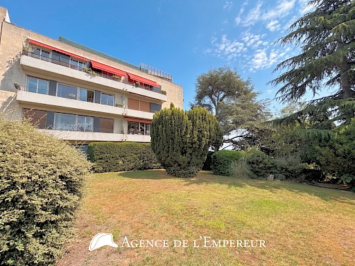 4 Pièces de 79,74 m2 - Balcon, cave et parking. Suresnes