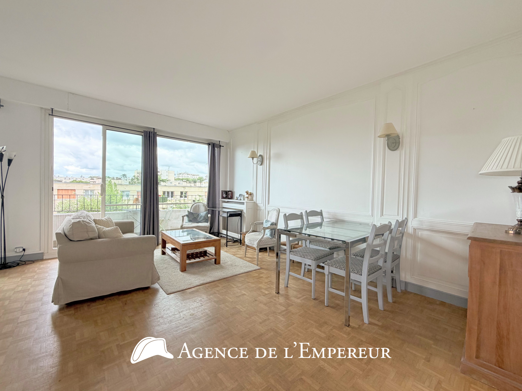 4 Pièces de 79,74 m2 - Balcon, cave et parking. Suresnes