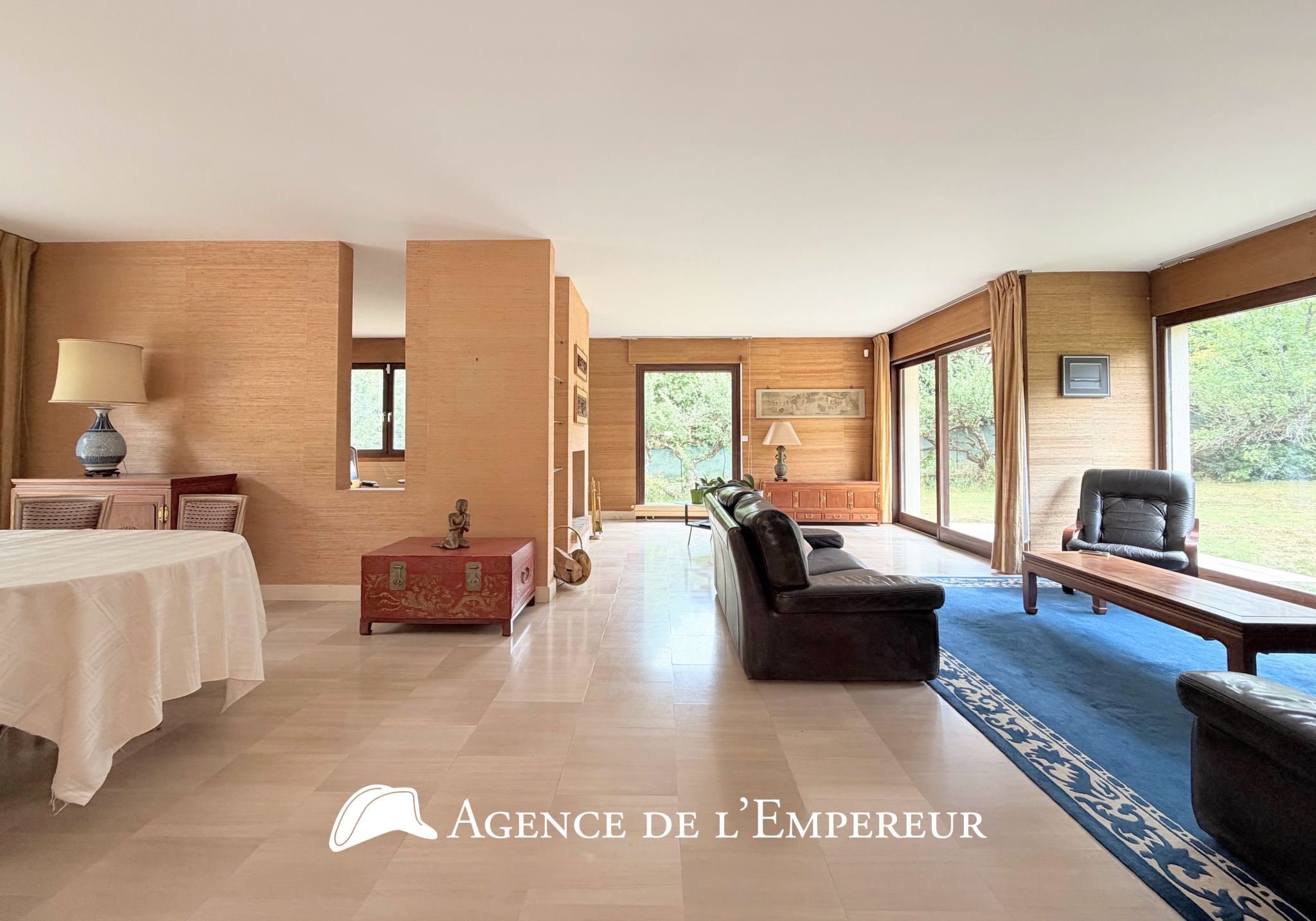MAISON D'ARCHITECTE — 6 CHAMBRES — PARCELLE 1 190 m2