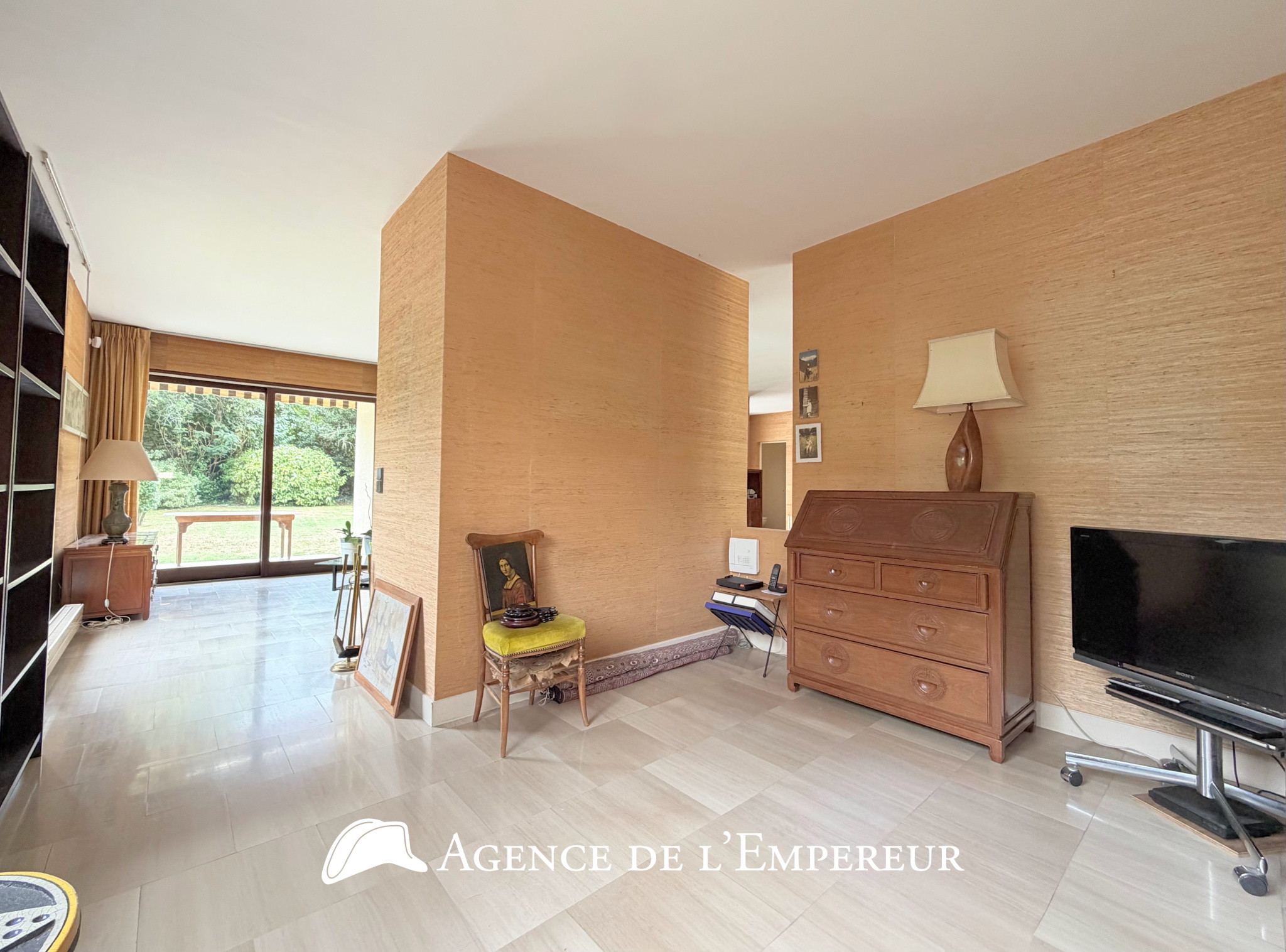 MAISON D'ARCHITECTE — 6 CHAMBRES — PARCELLE 1 190 m2