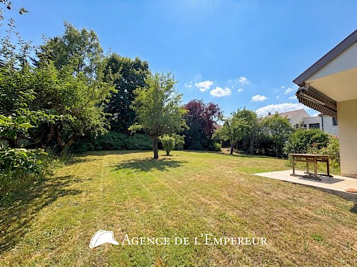 MAISON D'ARCHITECTE — 6 CHAMBRES — PARCELLE 1 190 m2