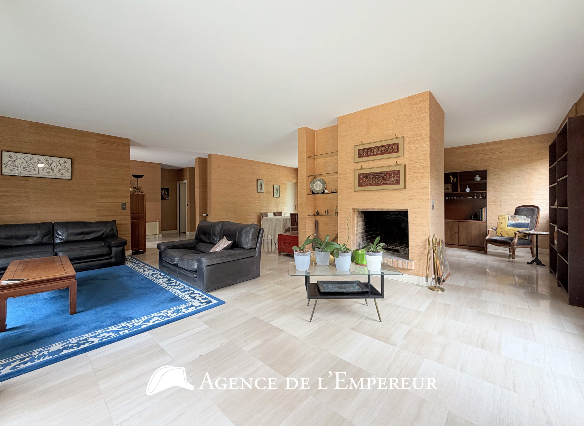 MAISON D'ARCHITECTE — 6 CHAMBRES — PARCELLE 1 190 m2