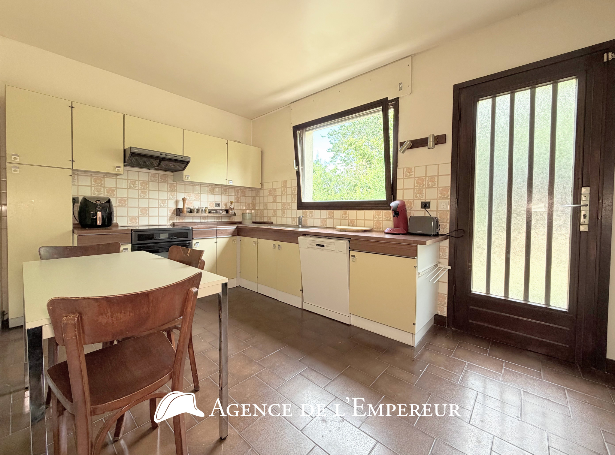 MAISON D'ARCHITECTE — 6 CHAMBRES — PARCELLE 1 190 m2