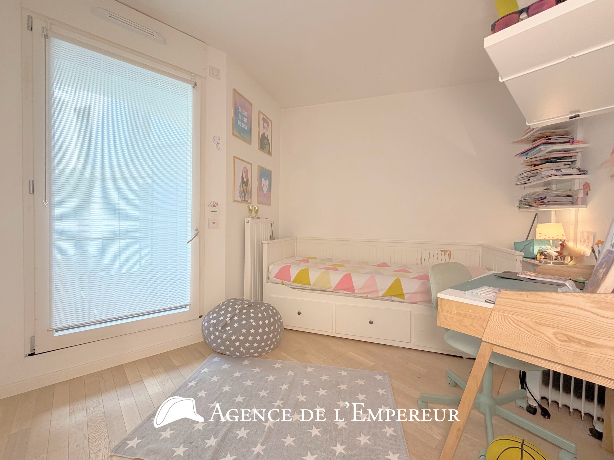 4 pièces, 3 chambres, balcon, au calme, proche place Besche à Rueil. 2 parkings. Résidence récente