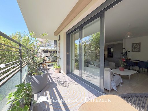 4 pièces, 3 chambres, balcon, au calme, proche place Besche à Rueil. 2 parkings. Résidence récente