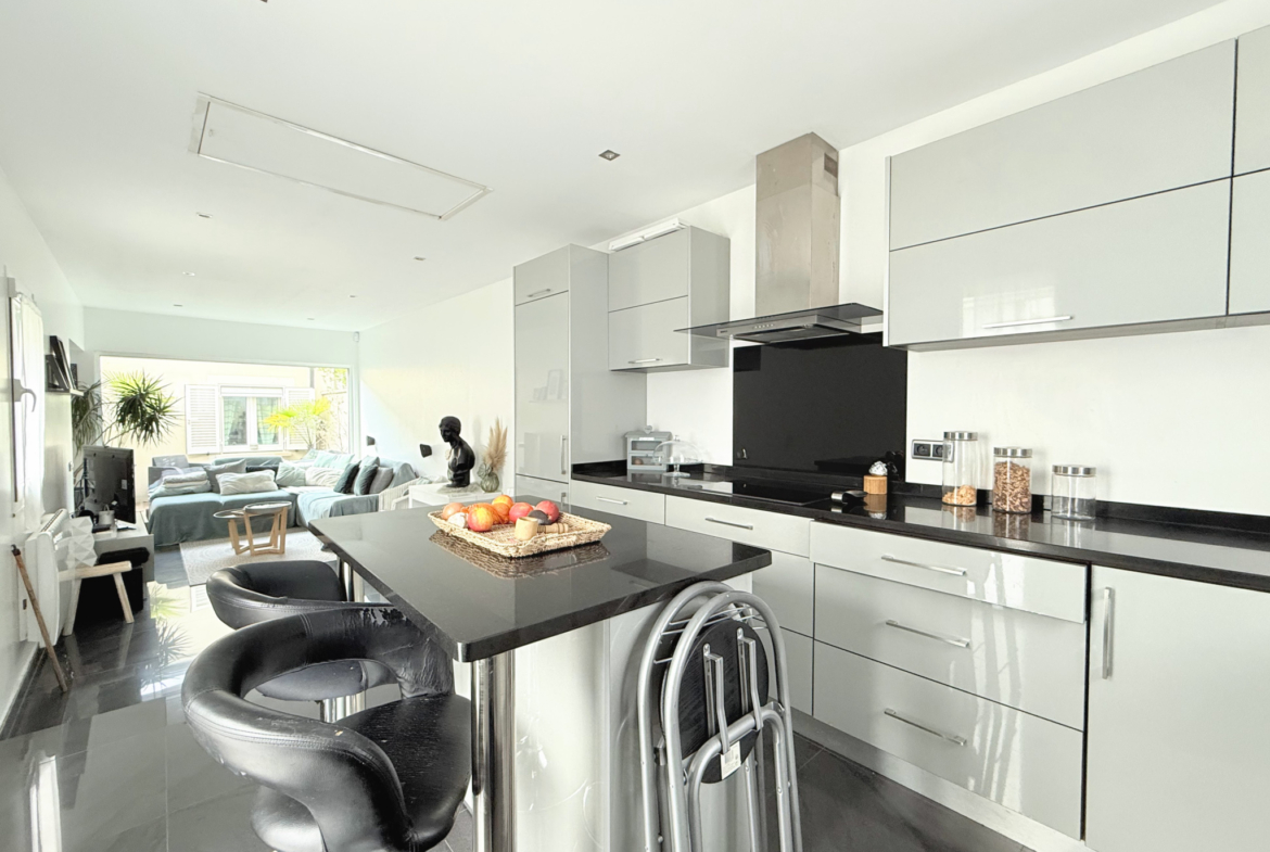 photo_90907cc78701af182238b799f05ba8a2